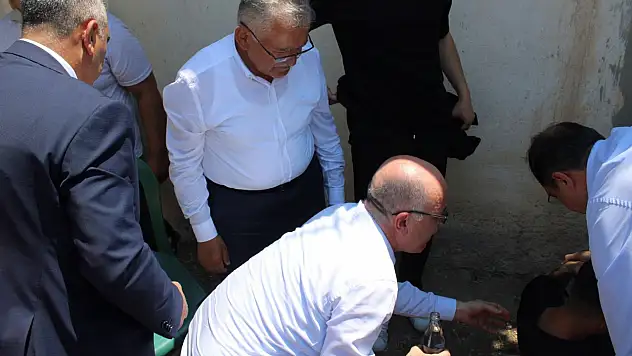 Doktor Başkan Büyükkılıç gencin imdadına koştu! - İşte o anlar...
