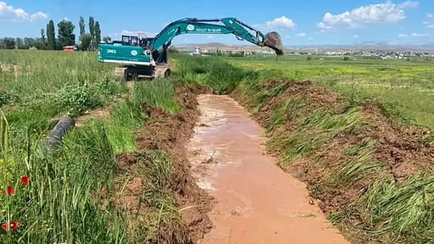 DSİ Sarıoğlan'da sel ve taşkın tehlikesine karşı harekete geçti!
