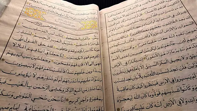 Dünyanın en büyük ikinci el yazması Kur'an-ı Kerim'i tüm dikkatleri üzerine topladı!