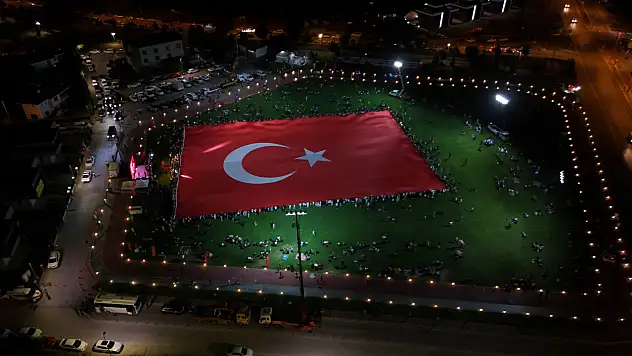 Dünyanın en büyük Türk bayrağı Kayseri'de yeniden açıldı!