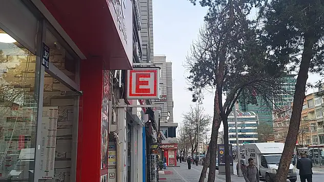 Eczanelerde etiketler yeniden değişiyor