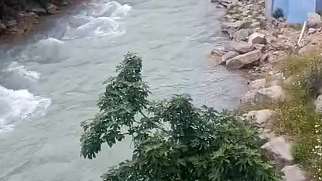 Eğlence Çayı'na serinlemek için giren genç bir haftadır bulunamadı