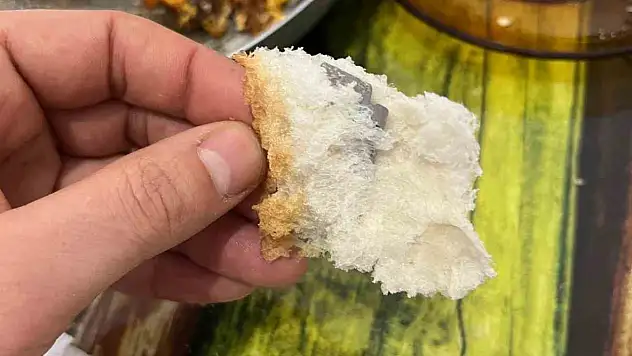 Nevşehir'de ekmeğin içinden jilet çıktı!