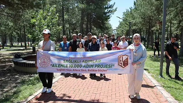 Elazığ'da çocuklar ve gençlerden örnek hareket!