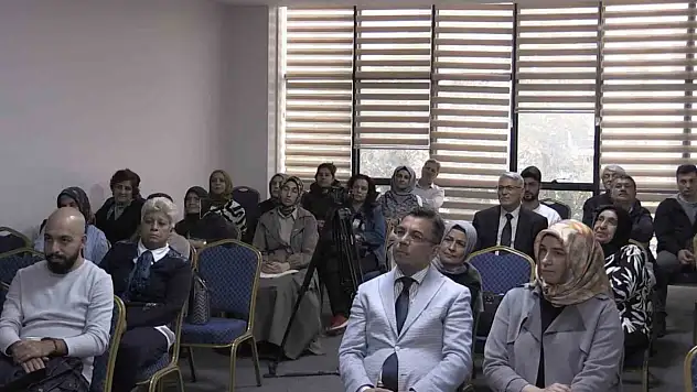 Elazığ'da edebiyat tutkunları atölyelerde buluşuyor