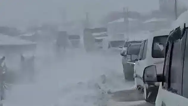 Elbistan-Darende kara yolu ulaşıma kapandı