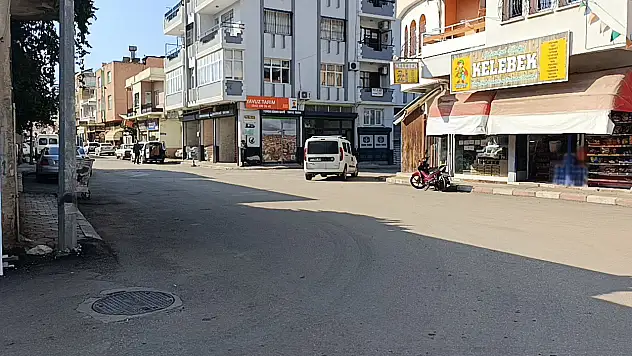 Elektrikli bisiklete çarpan sürücü hiçbir şey olmamış gibi yoluna devam etti