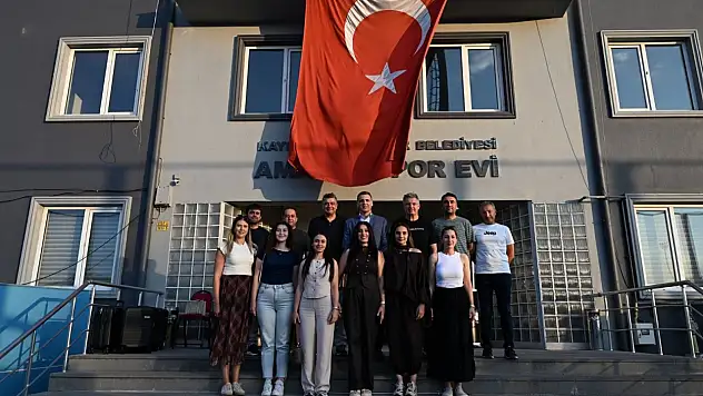 Emniyet Müdürü Aydın sahaya indi, genç sporcularla buluştu!