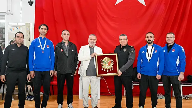 Emniyet Müdürü Ergen'den Erva Spor Kulübü'ne ziyaret!