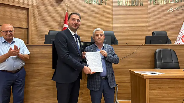 Enes Ertuğrul Kalın mazbatasını aldı: 'Daha görünür ve ulaşılabilir olacağız'
