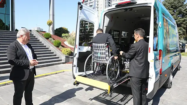 Engelli vatandaşlar için özel minibüs hizmete başladı