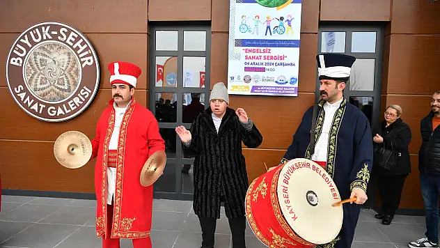 Engelsiz sanat: Kayseri'de özel öğrencilerden ilham veren sergi!