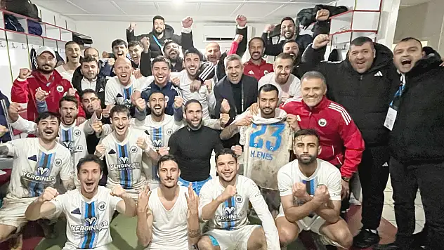Erciyes 38 FK'da Adem Çak farkı! Galibiyet sonrası soyunma odası bayrama döndü