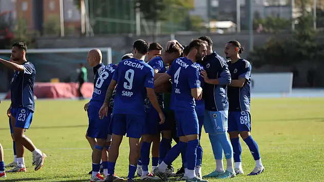 Erciyes 38 FK zirveye göz kırptı!