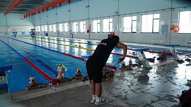 Erciyes'e akın başladı! İki şehirden 30 sporcu Kayseri'ye geldi