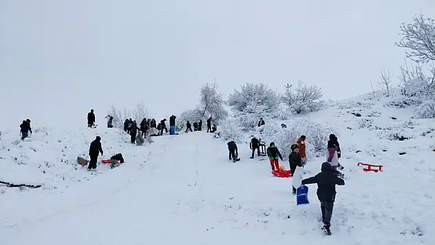 Erciyes'e gidemeyenler karın keyfini burada çıkardı