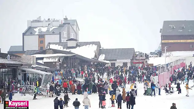 Erciyes hafta sonu 70 bin misafir ağırladı