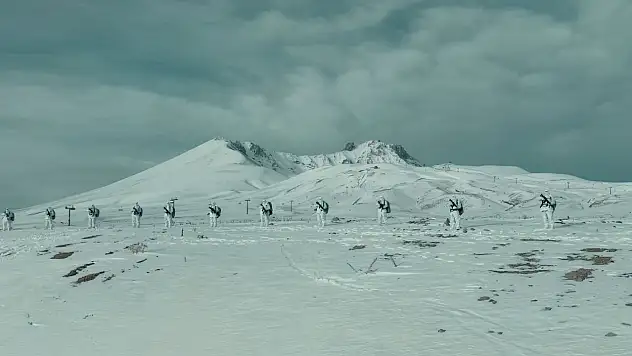 Erciyes'in gölgesinde jandarmanın zorlu görevleri beyazperdeye taşınıyor!