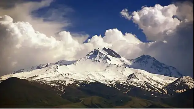 Erciyes'in sırları gün yüzüne çıkıyor: Gizemli Mabed!