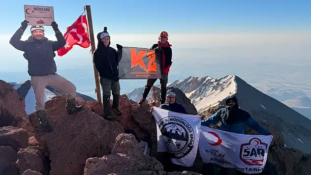 Erciyes'in zirvesine anlamlı tırmanış!