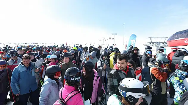 Erciyes Kayak Merkezi'nde rekor yoğunluk: 3 milyon ziyaretçi