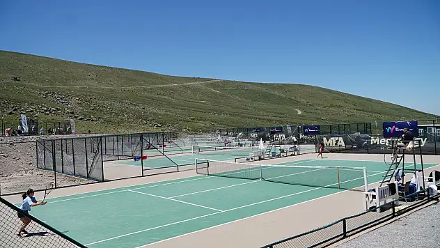 Erciyes'te 50 ülkeden 500 sporcu yarışacak