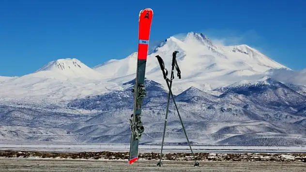 Erciyes'te dört mevsim kayak dönemi: Simülasyon sistemi hizmete başladı