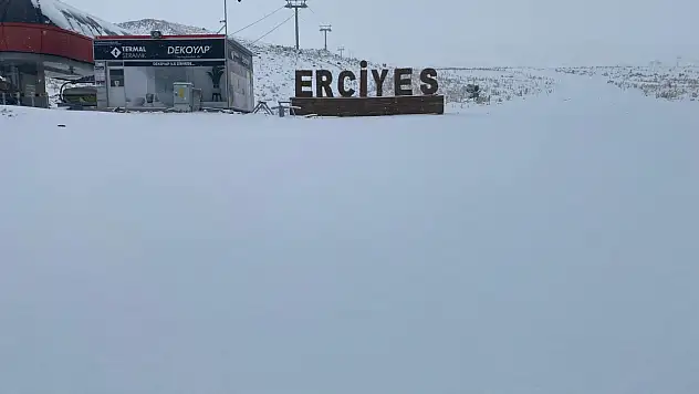 Erciyes'te geri sayım başladı: Beyaz örtüye olan hasret sona erdi!