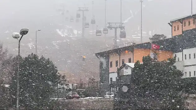 Erciyes'te görsel şölen: Kar geri döndü!