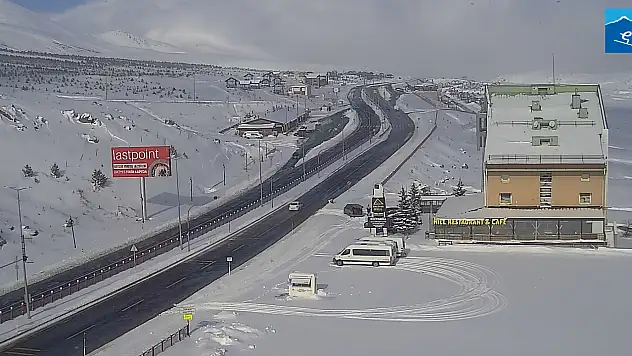 Erciyes'te kar kalınlığı yarım metreyi geride bıraktı!