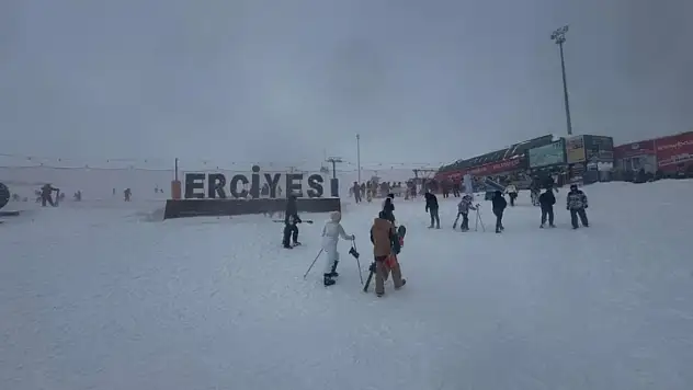 Erciyes'te kar rekor seviyeye çıktı!