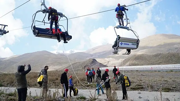Erciyes'te kış sezonu öncesi halatlı kurtarma eğitimi verildi!