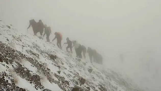 Erciyes'te nefes kesen hazırlık: 57 dağcı zirve için buluşuyor