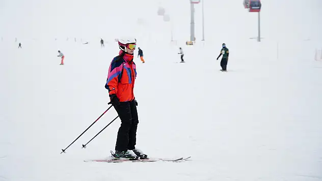 Erciyes'te sezon bitmedi: Kar kalitesi dikkat çekiyor
