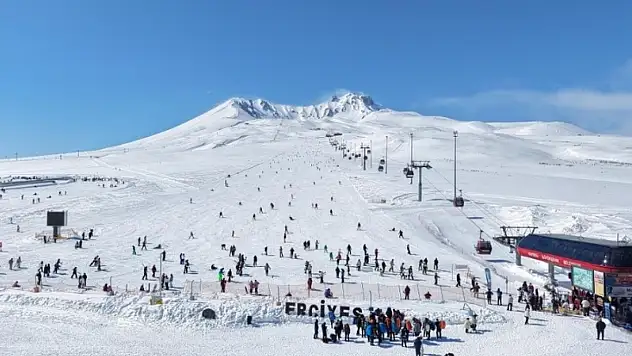 Erciyes'te sezon uzadı, bayram tatili için fırsat doğdu