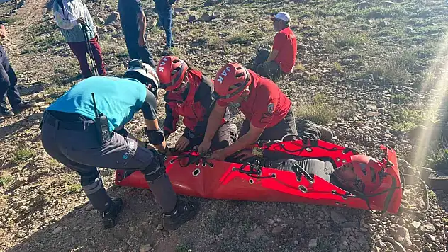 Yaralanan 2 dağcıya ulaşıldı