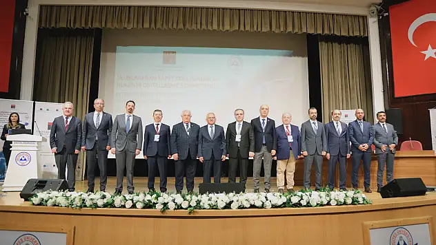 Erciyes Üniversitesi'ne övgüler yağdı: Önemli sempozyumda hangi konular ele alındı?