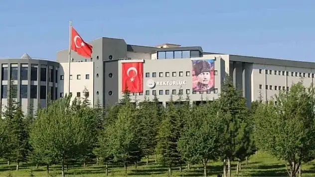 Erciyes Üniversitesi rekora koşuyor! Tarihin en yüksek puanı ile zirve yolunda…