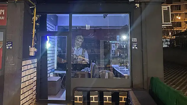 Erkek kuaföründe kavga: 1 yaralı
