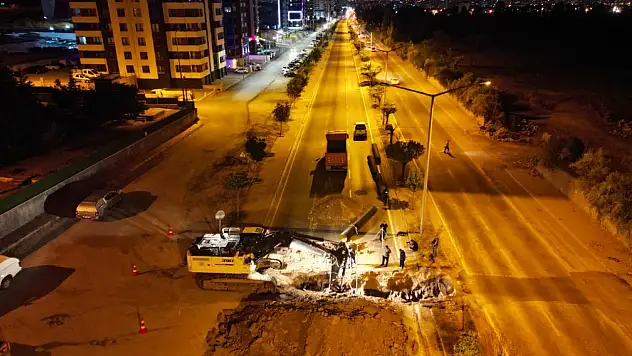 Erkilet Bulvarı'nda hummalı çalışma: Gece saatlerinde başladı!