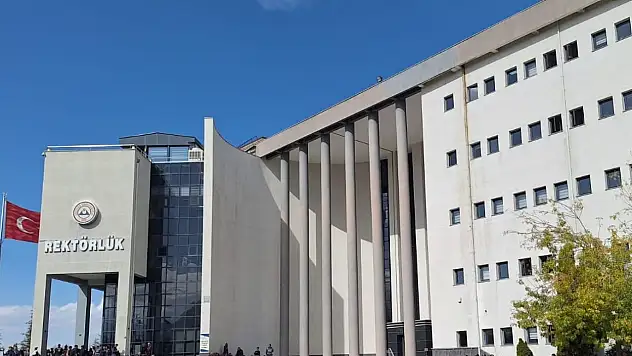 ERÜ 36 üniversite arasında fark attı