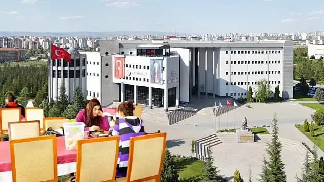 ERÜ'de dayanışma rüzgarı: Askıda Yemek uygulaması başladı!