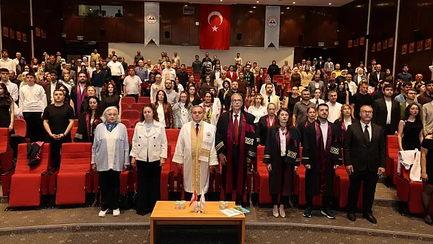 ERÜ'de Eczacılar önlük giydi!