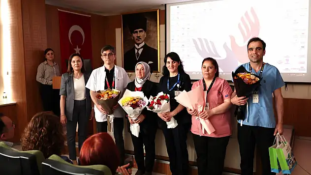 ERÜ'de el hijyeni şampiyonlarına ödül verildi