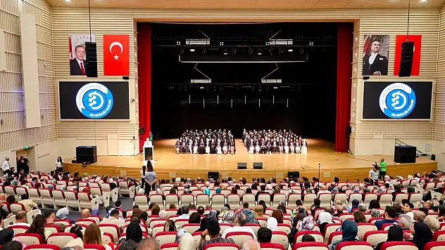 ERÜ Diş Hekimliği Fakültesi'nde mezuniyet coşkusu