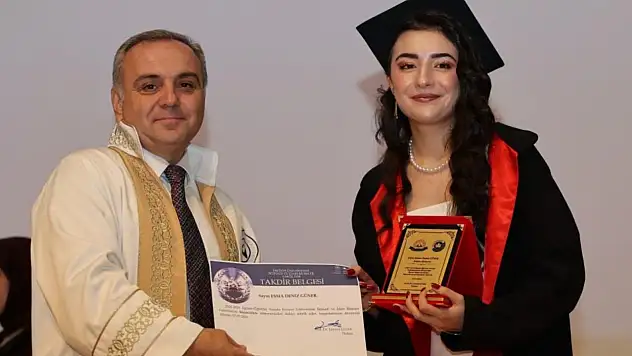ERÜ İİBF'den 44. dönem mezunlarına görkemli veda