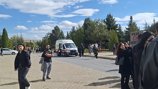 ERÜ kampüsünde gerilim devam ediyor! Sağlık ekipleri müdahale etti