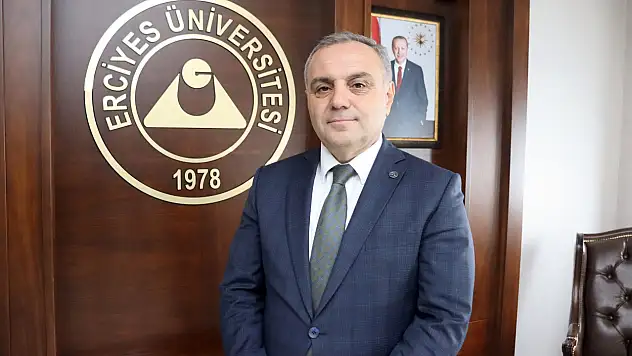 ERÜ Rektörü'nden tercih yapacak gençlere kritik uyarı! Geleceğin mesleklerini işaret etti