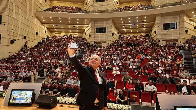 ERÜ yeni öğrencilerini 'Tanışma Programı' ile karşıladı!