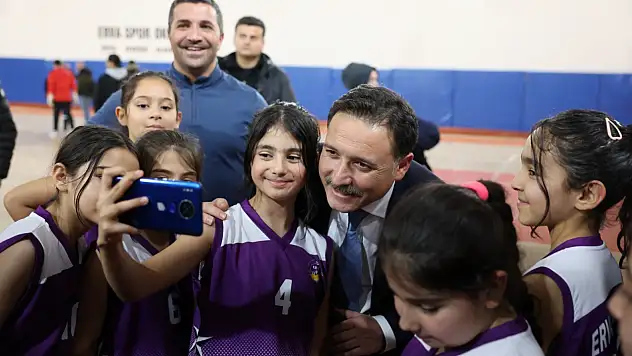 ERVA'da büyük buluşma: Kayseri protokolü futbol maçında